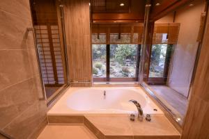 Koyasan Shukubo Yochiin - Koyasan Pilgrimage Lodge - Dining Experience