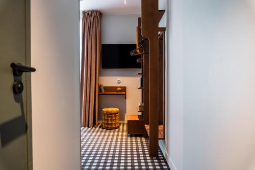 Kraft Hotel - How To Book Your Stay