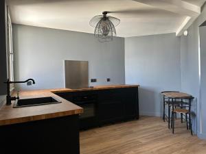 Kyriad Paris Saint Ouen - About Staying Here