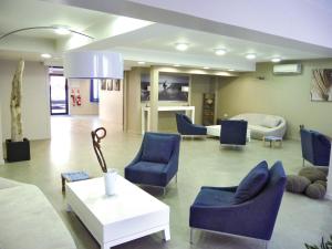 Lagrange Holidays The Patios Eugénie - Location and Accessibility