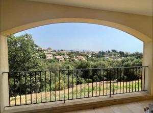 LOU BEL AZUR ESTATE - Elegant - Location Highlights