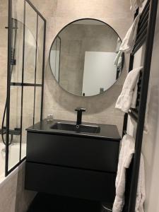 Luxe Parisien - Petit Varenne - About Staying Here