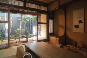 Maana Kyoto - Host and Management