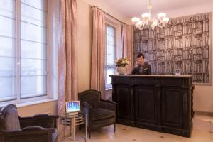 Magda Champs Elysees - How To Book Your Stay