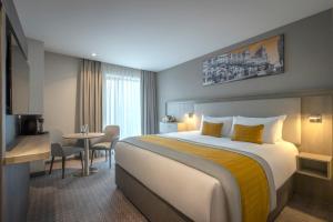 Maldron Hotel Manchester City Centre - Check-in and Check-out