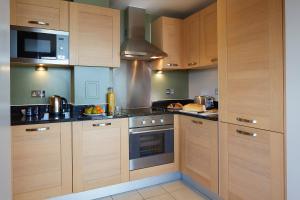 Marlin Aldgate Tower Bridge - Check-in and Check-out
