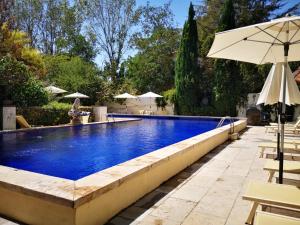 Mas De La Chapelle - About Staying Here