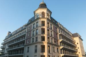 Medicis Home Puteaux - Dining Experience at Le Médicis