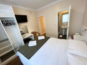 Melbourne House Hotel - Booking Policies