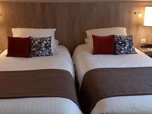 Mercure Dinan Port Le Jerzual - Easy Parking and Accessibility