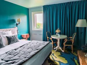 Mercure Parc Du Coudray - Barbizon - Family-Friendly Amenities