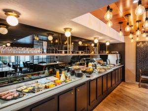 Mercure Paris Montparnasse Pasteur - Parking and Transportation