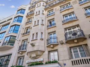 Mercure Paris Opera Faubourg Montmartre - Breakfast and Dining Options