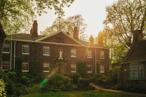 Middletons - Booking and Policies