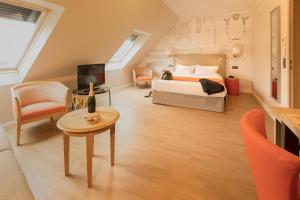 Montbriand Hotel Antony - Formerly Alixia - Family and Pet-Friendly Options