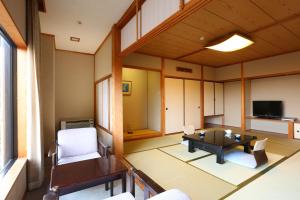 Motoyu Kosenkaku - Activities and Attractions