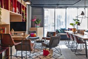Moxy Paris Bastille - Diverse Room Types and Accommodations