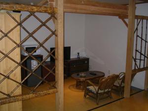 Niseko Youraku Hotel - Hotel Amenities and Services