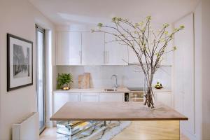 No.5 Maddox Street - Services and Amenities