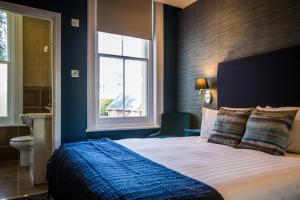 No5 Durley Road - Contemporary Serviced Rooms and Suites - No Food Available - Accessibility Considerations