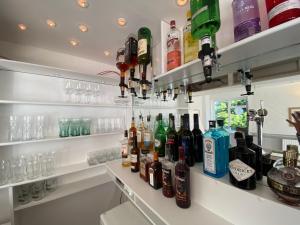 Old Farm Hotel - Facilities and Services