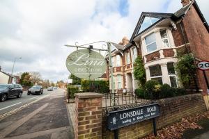 OYO Lina Guest House - Amenities and Services