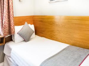 OYO London Guest House - Room Options
