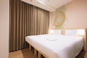 Park Central Sakura Hotel - Surrounding Area and Accessibility
