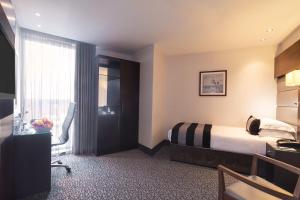 Park Grand Heathrow - Amenities and Facilities