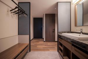 Premier Hotel -Cabin PRESIDENT- Tokyo - Guest Reviews and Ratings
