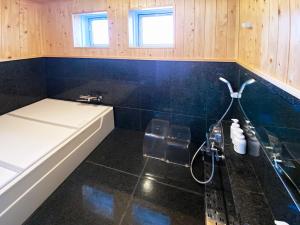 Private Rental Accommodation Carrot - Accessibility and Parking