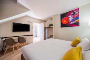 Quality Suites Hotel Maisons-Laffitte Paris West - Amenities and Services