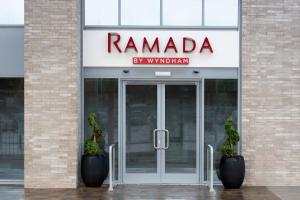 Ramada by Wyndham Leeds East - Comfortable Accommodations