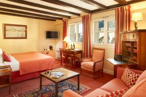 Relais Du Louvre - About Staying Here