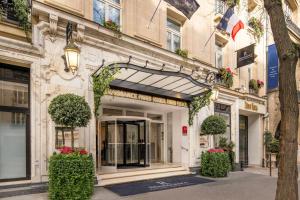 Renaissance Paris Nobel Tour Eiffel Hotel - Family-Friendly Accommodations