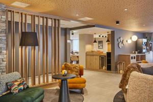 Residence Prestige Odalys Le Mont D'auron - Accessibility and Transportation