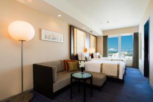 Rihga Royal Gran Okinawa - Dining and Breakfast Options