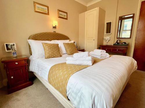 Riviera Lodge Hotel - Convenient Location and Accessibility