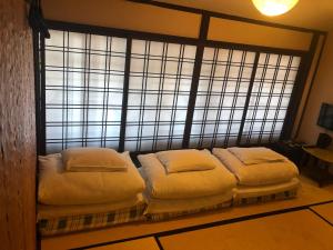Roman Kan - Guest Reviews and Ratings