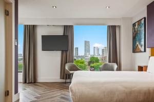 Roomzzz London Stratford - Neighborhood Attractions