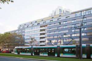 Sejours & Affaires Paris-Davout - Transportation Options