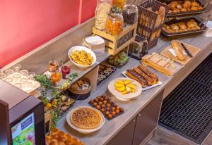 SOWELL RESIDENCES New Chastillon - Nearby Attractions