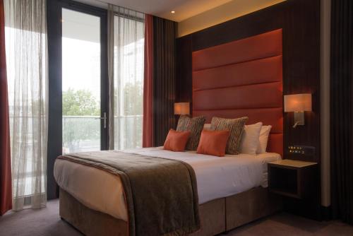 St Georges Hotel - Wembley - Dining Options Available