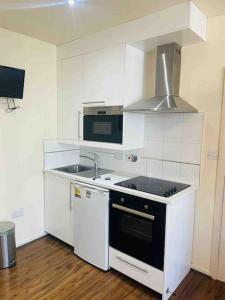 Studio 69 - Amenities Offered