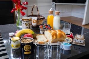 THE BIG HOUSE LGM - Amenities and Features