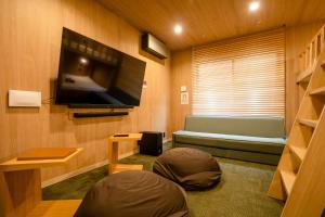 THE BONDS HOTEL TOKYO - Policies and Rules