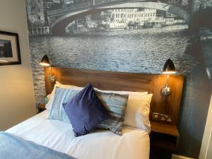 The Bootham Tavern - York - Room Features and Comforts