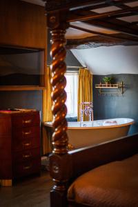 The Bridge - Pet Policy and Family-Friendly