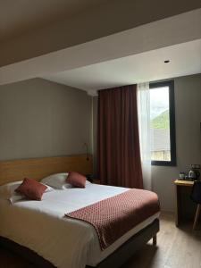 THE CASTLE DALTI - Checking In and Out