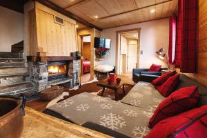 The Chalets-Hotel De La Croix-Fry - About Staying Here